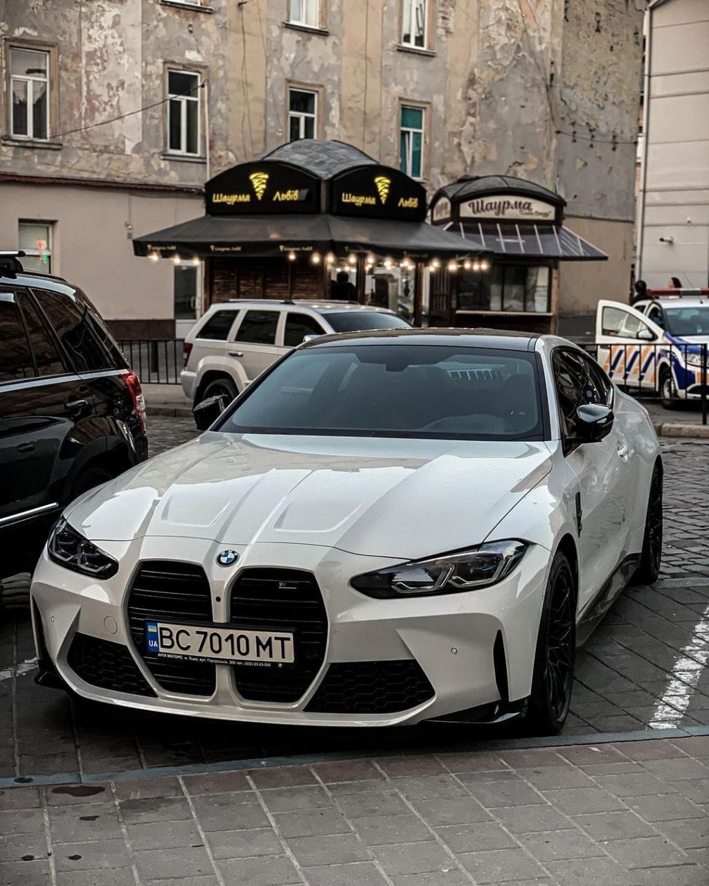 白色的宝马m4很少见到吧 国外真的啥车都有(磨砂亮白) 选装32900元 是