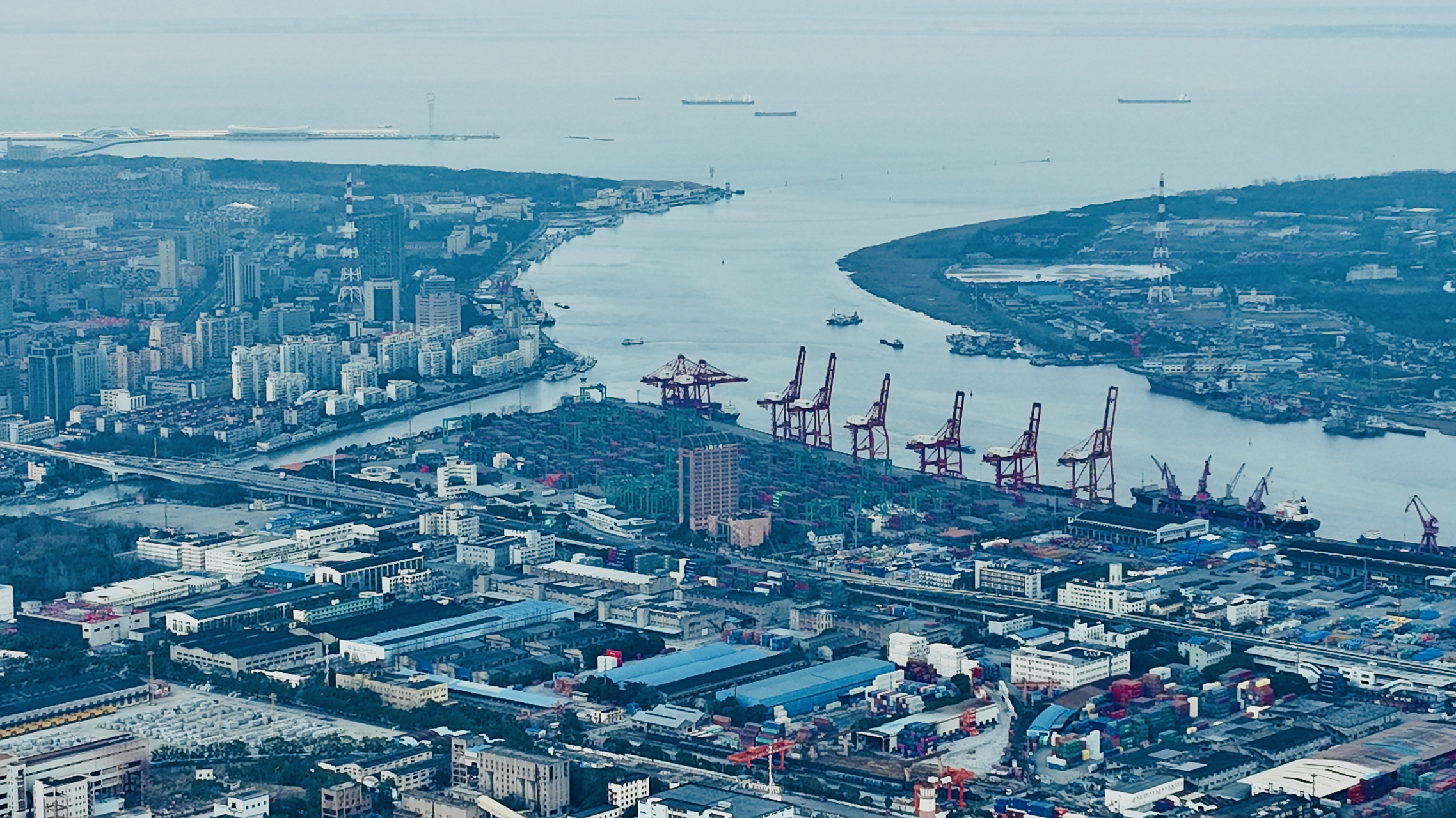 大江东去……(航拍吴淞口)