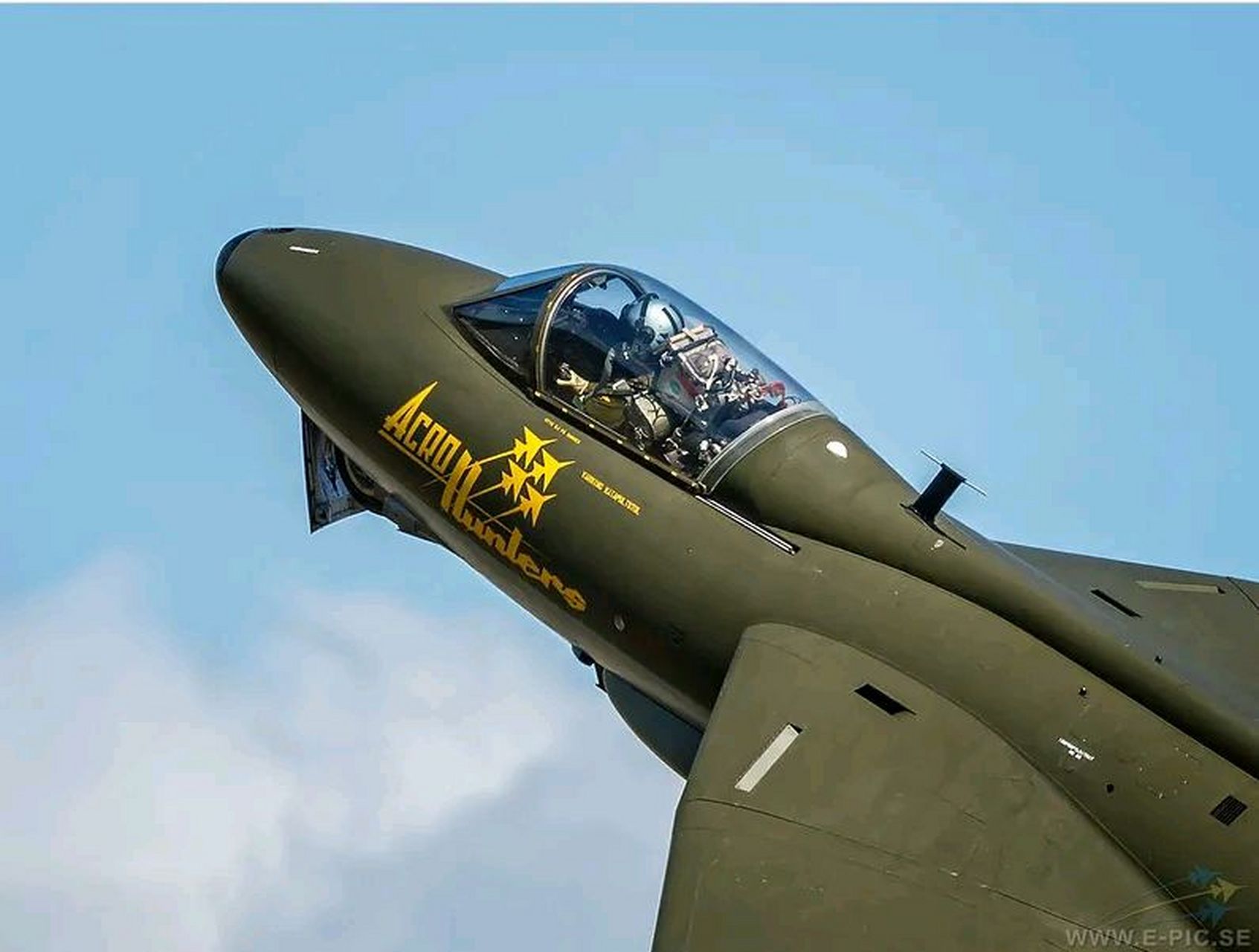 战机欣赏:英国f-58a"霍克猎人"战斗机,从现在的眼光来看已经落伍,但是