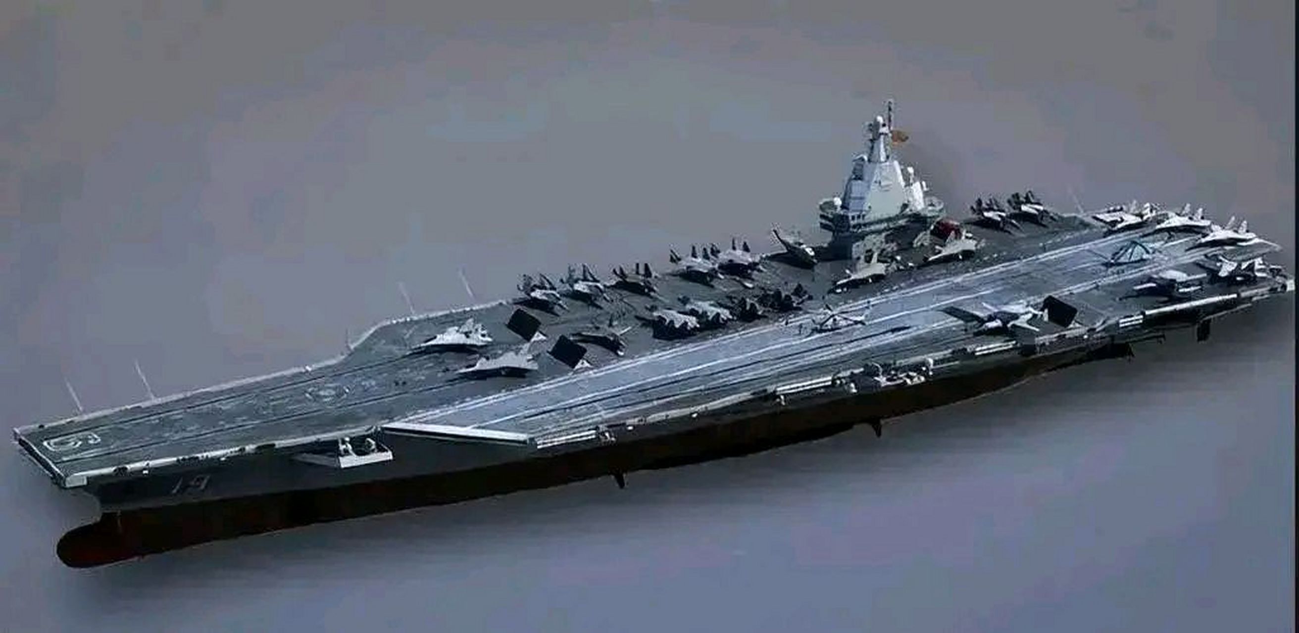 中国核动力航母004号引全球关注  近日,中国宣布正在研制一艘引人瞩目