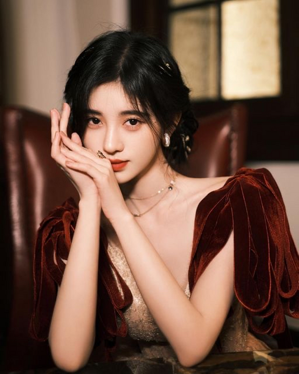 又纯又欲!鞠婧祎!颜值天花板[awsl][awsl][吃鲸]