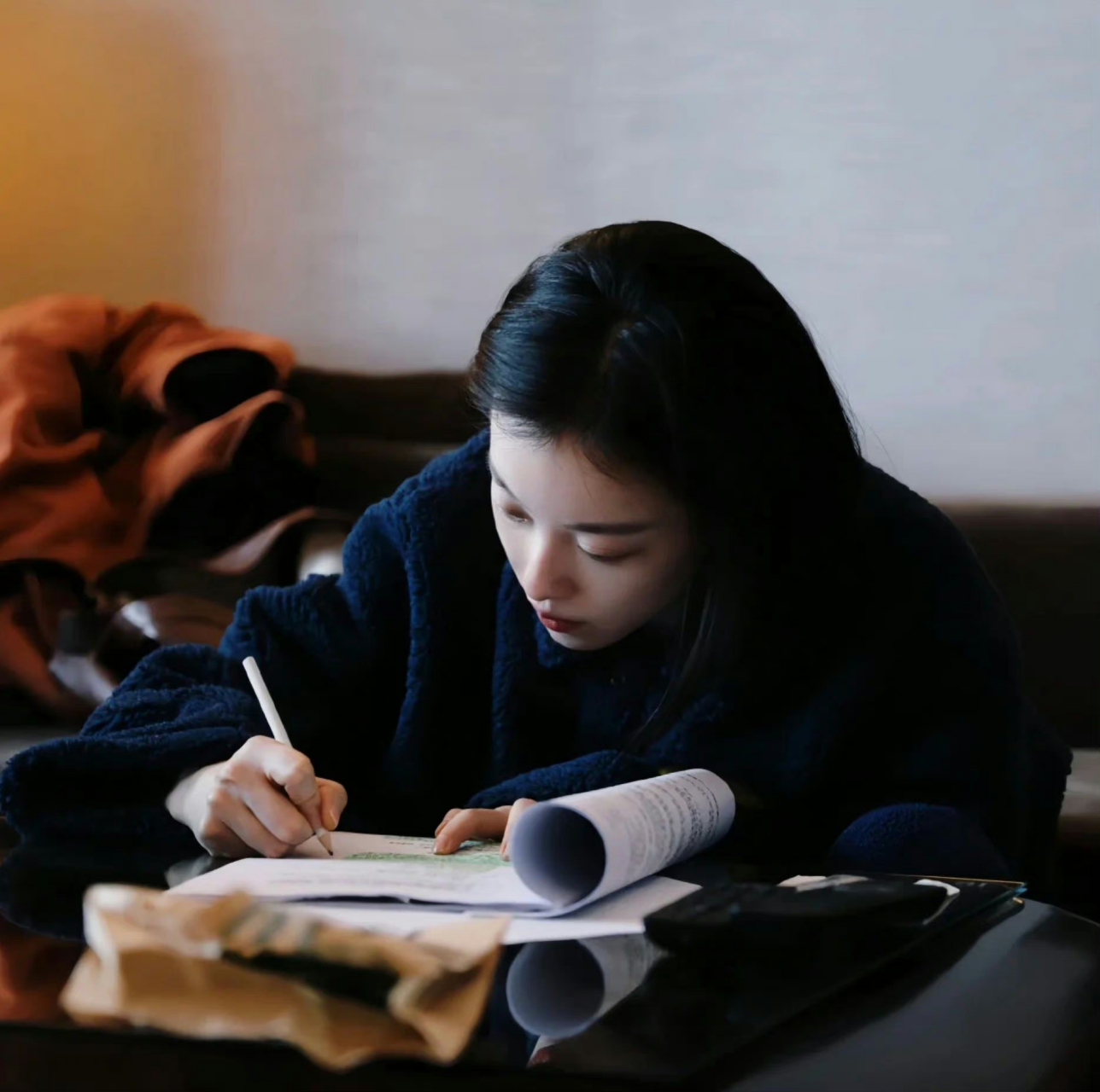 倪妮的氛围感头像真的太好看了 #倪妮