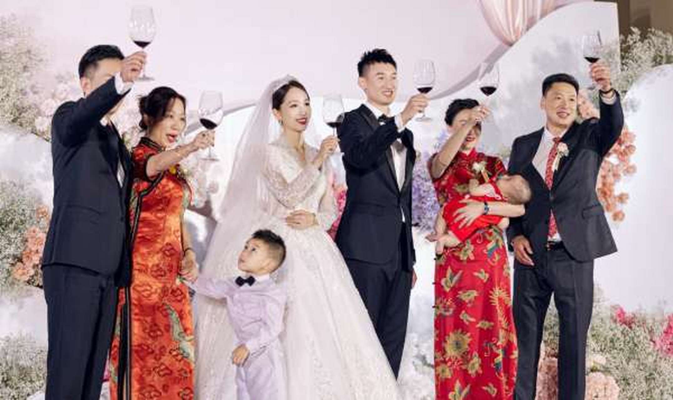 李京龙:有孩子办婚礼是相爱续集,新身份的我会更英勇  09月01日讯
