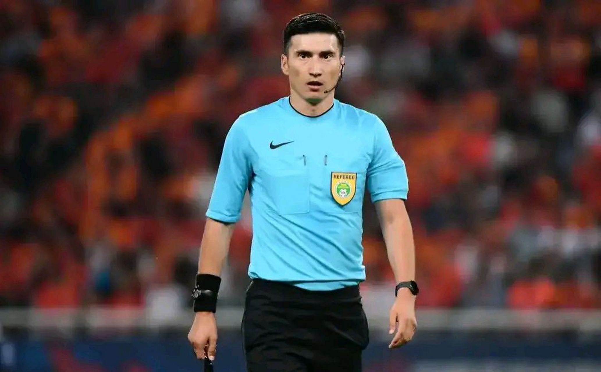 国安对阵申花,麦麦提江主裁判,马宁辅助 谁是中超第一主裁判?