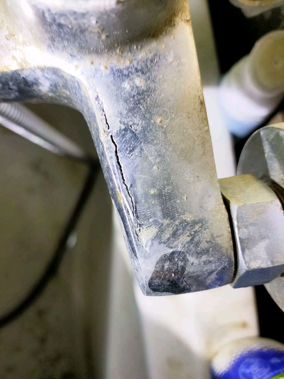 刚买的水龙头又冻裂了,回家一屋子的水,[笑哭]还有谁有好办法么?