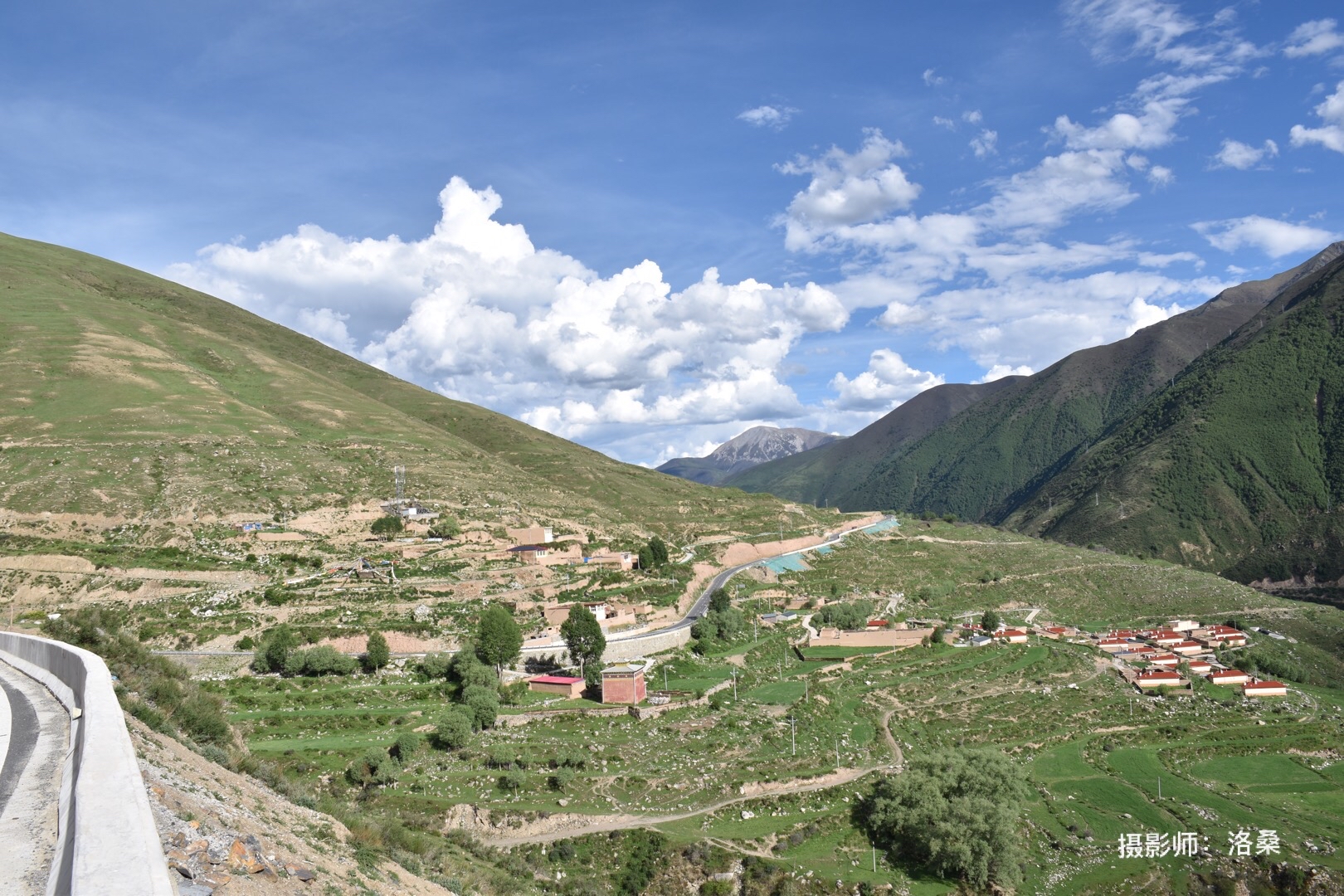 石渠县奔达乡呷巴村