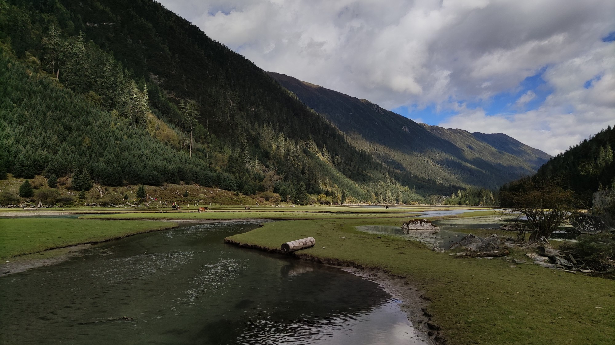 康定莲花湖月亮湾徒步2021国庆三日游