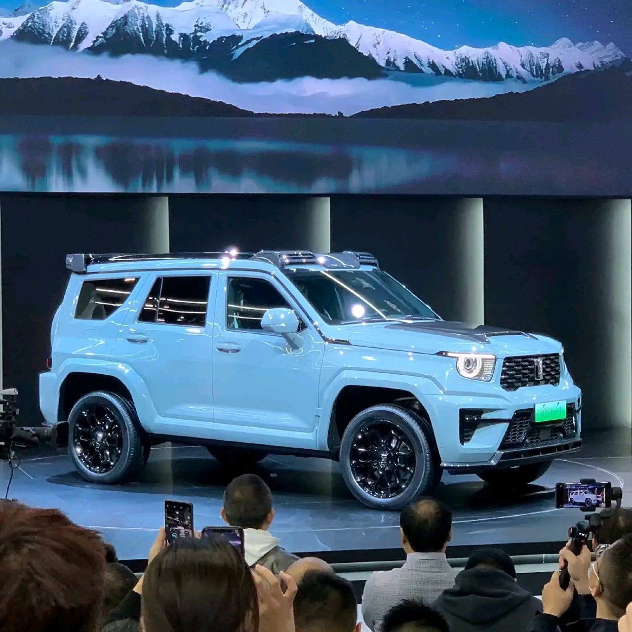 我倒是真好奇现在的汽车自媒体们怎么忽悠我们,把70万让大家从兜里掏