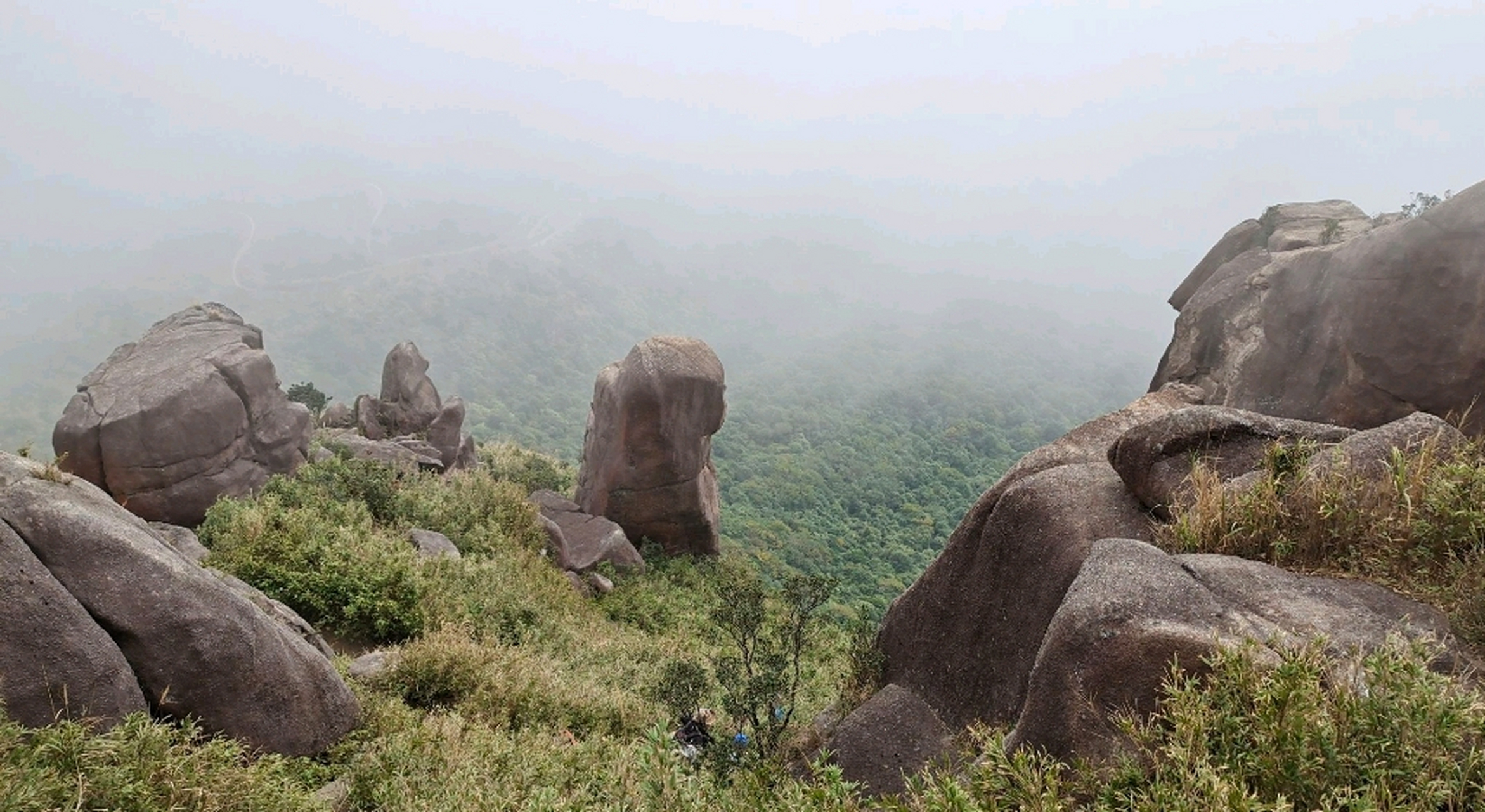 潮州凤凰山主峰凤鸟髻,海拔1497.