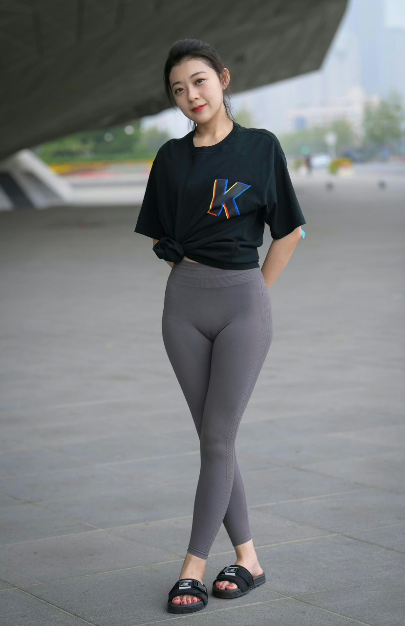 这裤子,不尴尬吗?