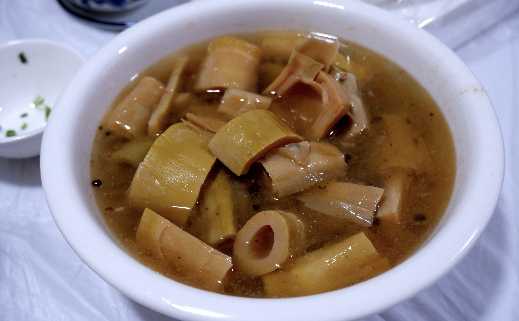 在这静谧的尧坝古镇,四川美食俯拾皆是,诱人的辣香扑鼻而来.