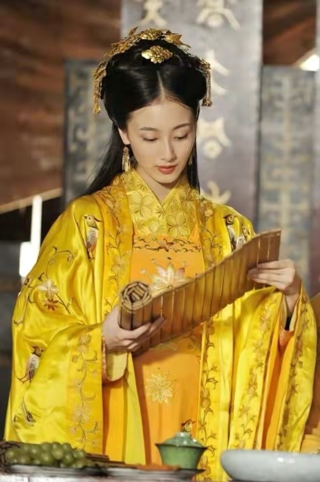 无耻奶妈客印月:与太监对食祸乱朝纲,残害皇嗣终被活活打死