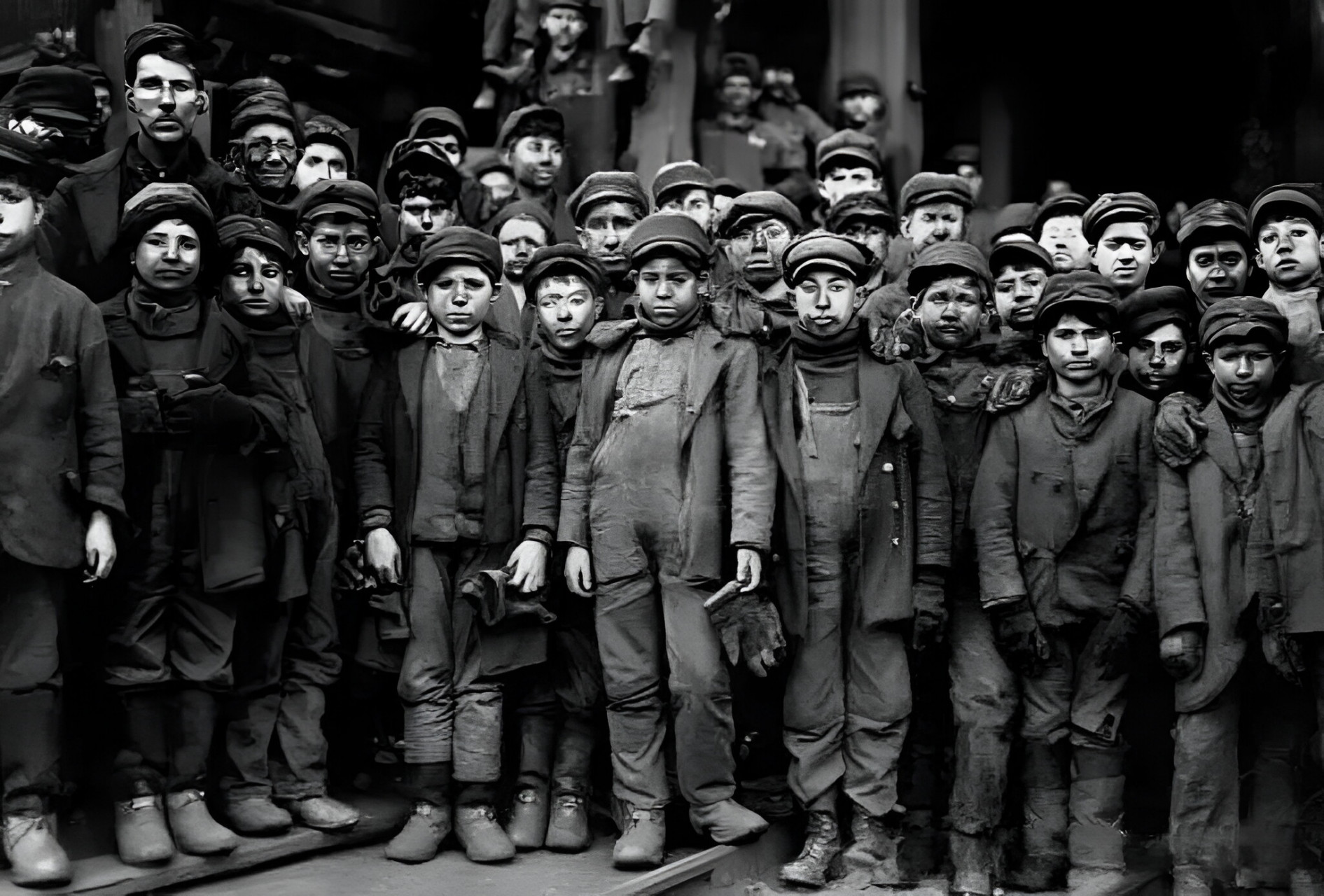 当时的英国,是世界上第一个完成工业革命的国家.