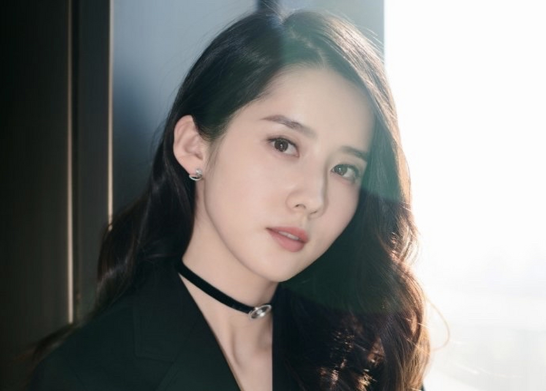 景如洋,1993年9月21日出生于辽宁省大连市,中国内地影视女演员.