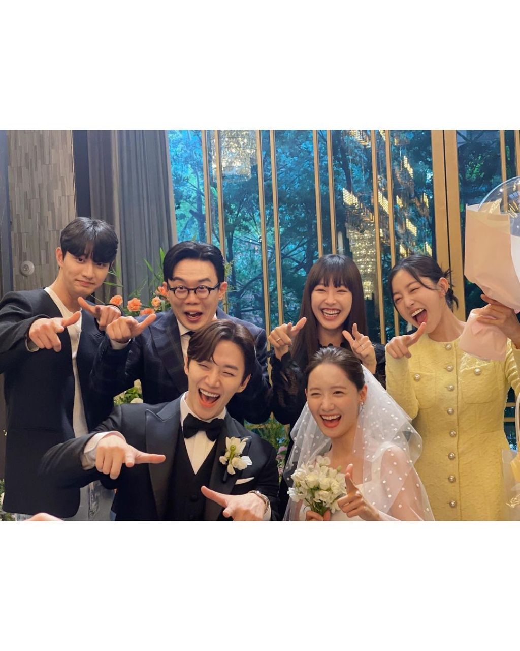 现实什么时候结婚呢[笑哭] #明星动态# #明星穿搭# #林允儿