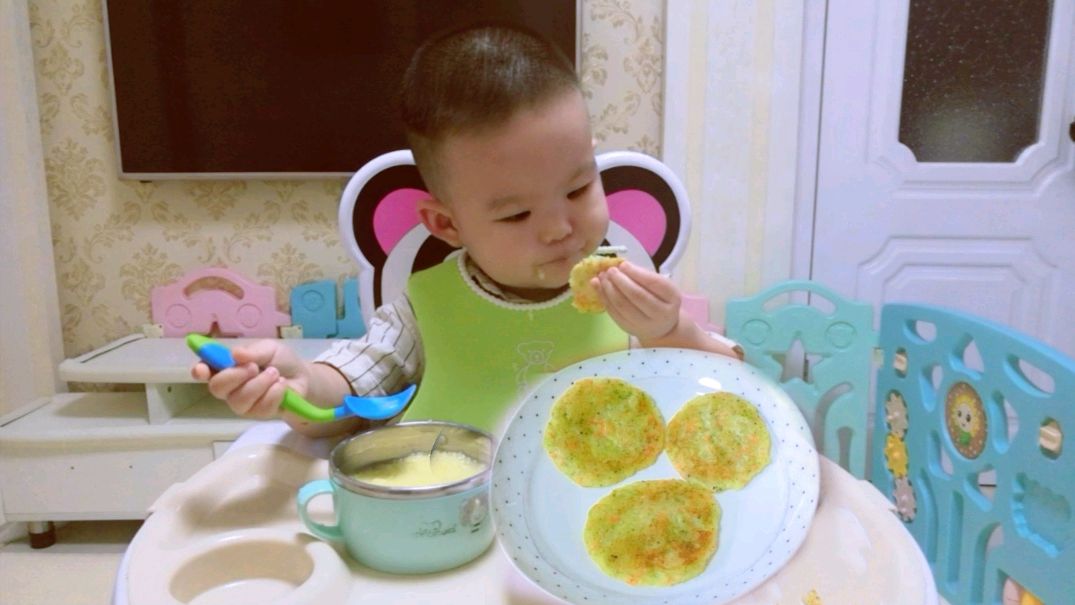 专治宝宝挑食,孩子不吃饭,做这个蔬菜饼就对了,上桌抢着吃