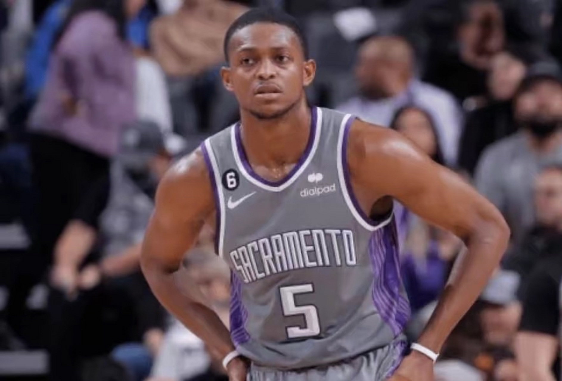 今日热点 国王后卫达龙-福克斯今日参与球队的无对抗训练,他自己表示