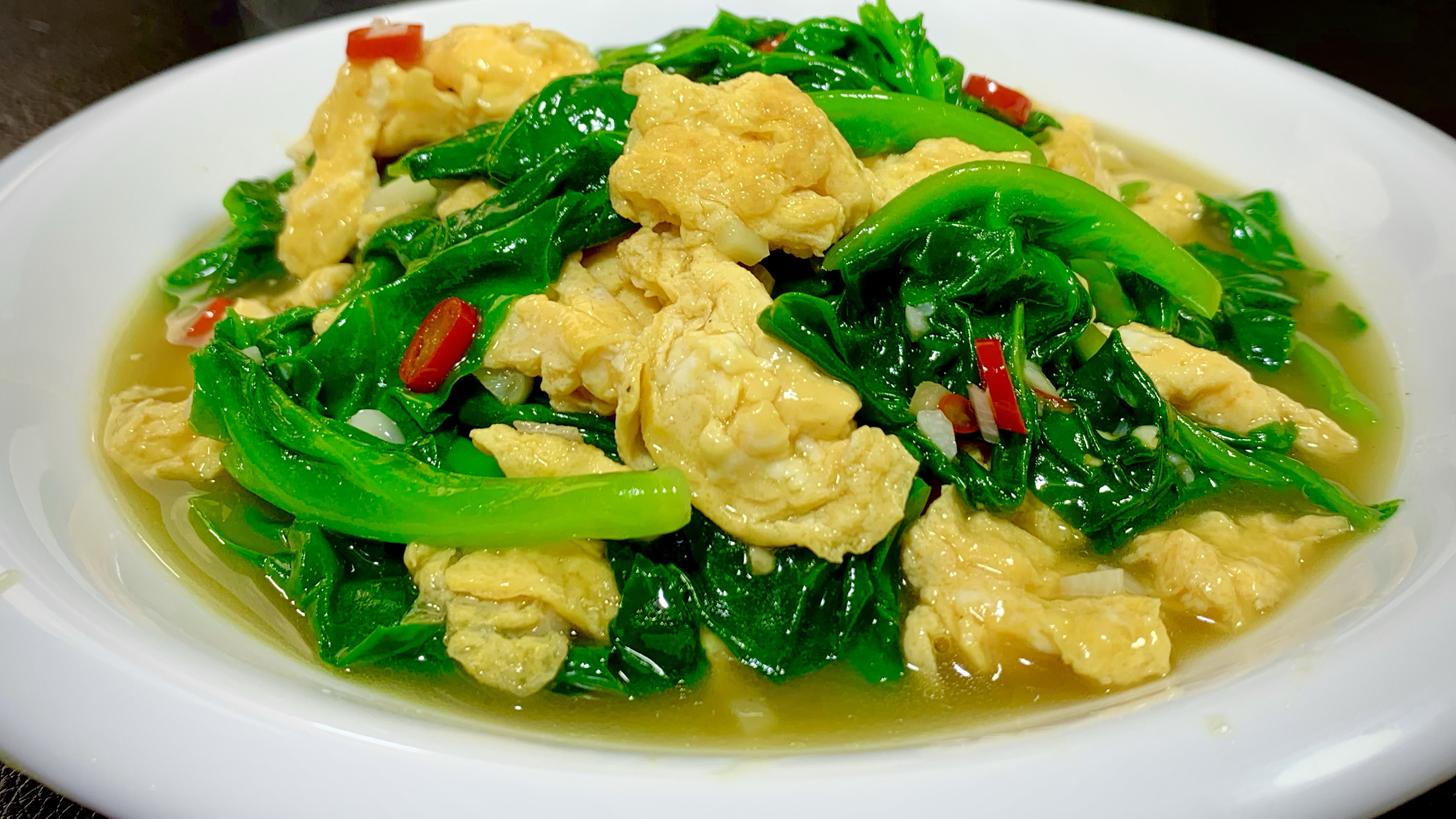 饭店总厨教你炒木耳菜炒鸡蛋小技巧,炒岀来不发黄不黑,口感清脆