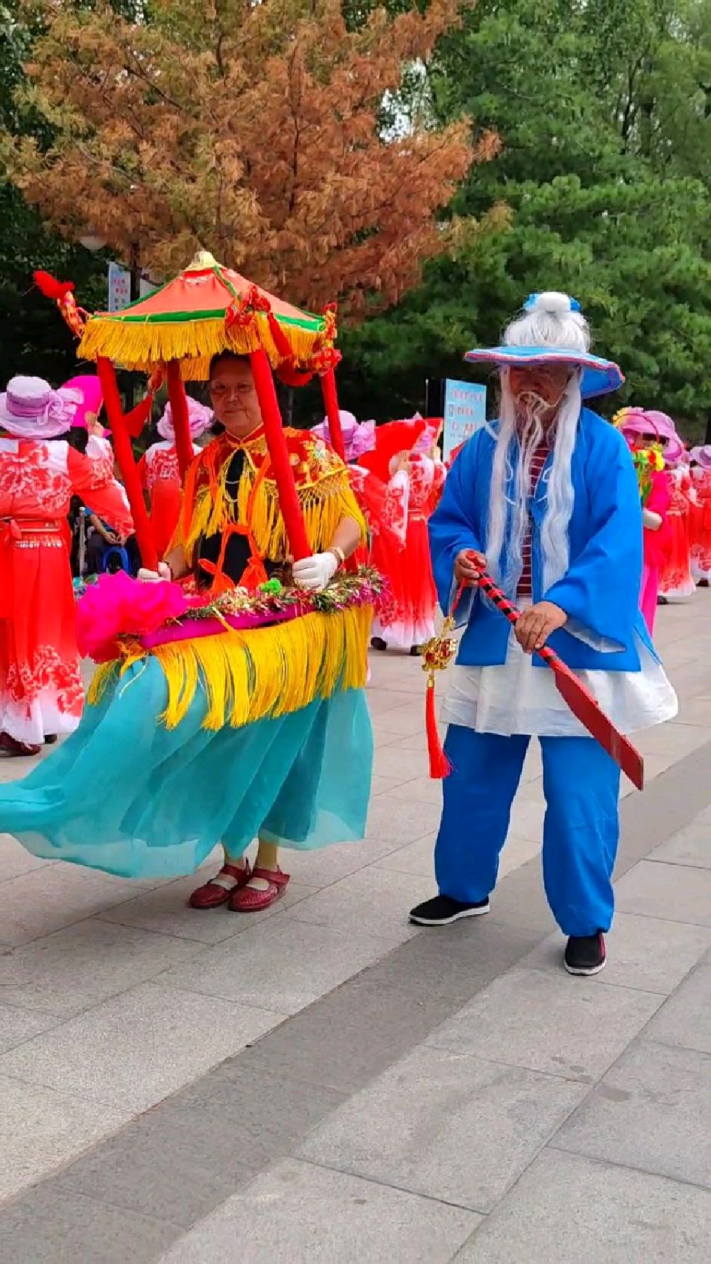 东北大秧歌跑旱船