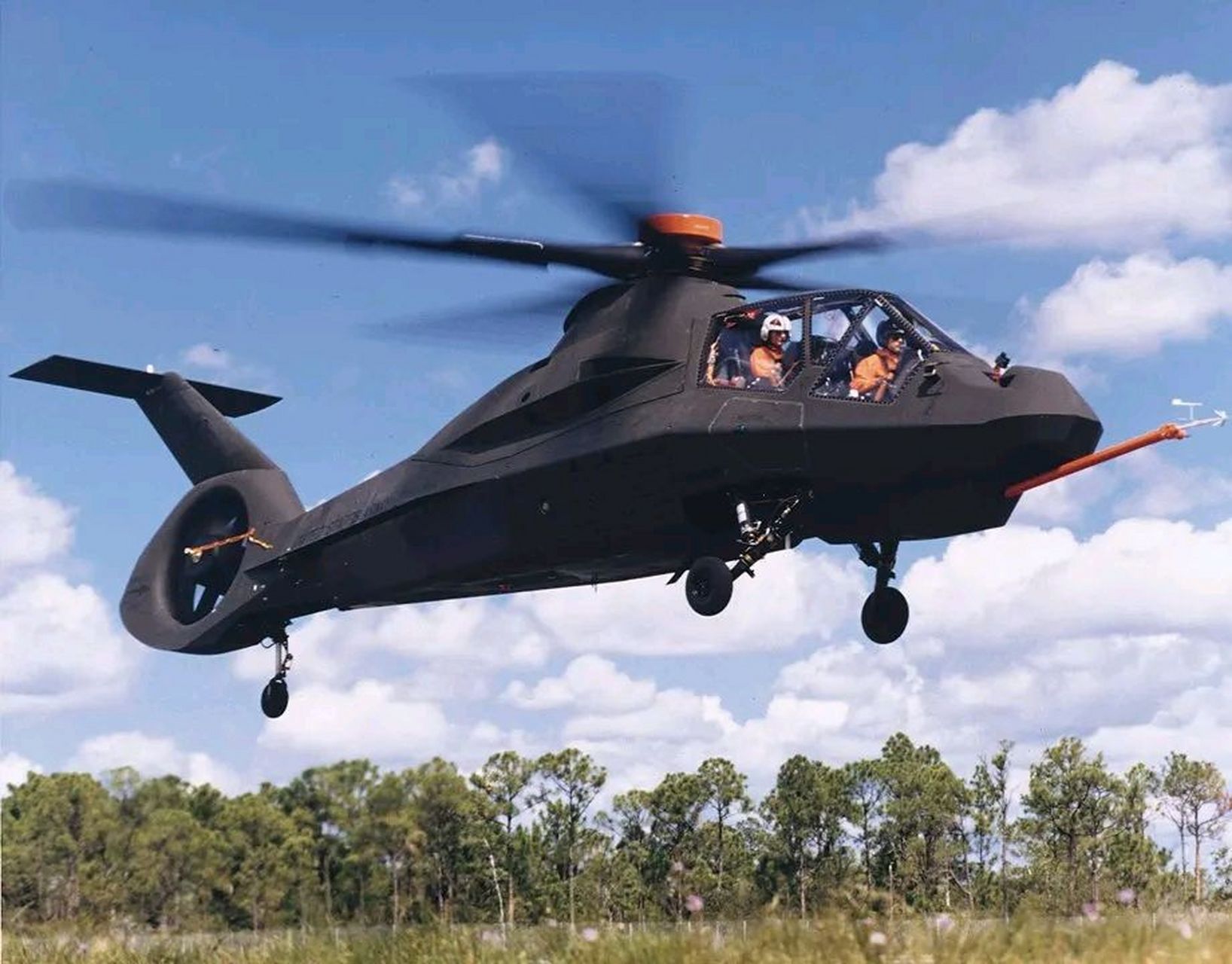 战机欣赏:美国 rah-66 科曼奇武装直升机,技术可谓先进,但是冷战结束