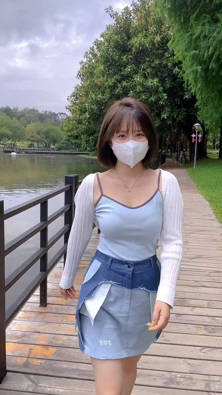 美女又出来炸街了!