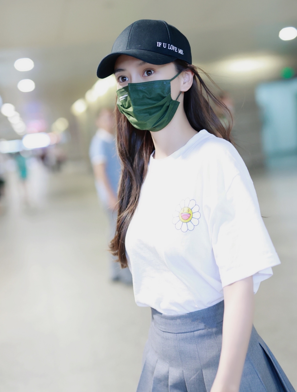 baby穿jk裙的生图被疯传,离开十级滤镜后,谁敢信她31岁