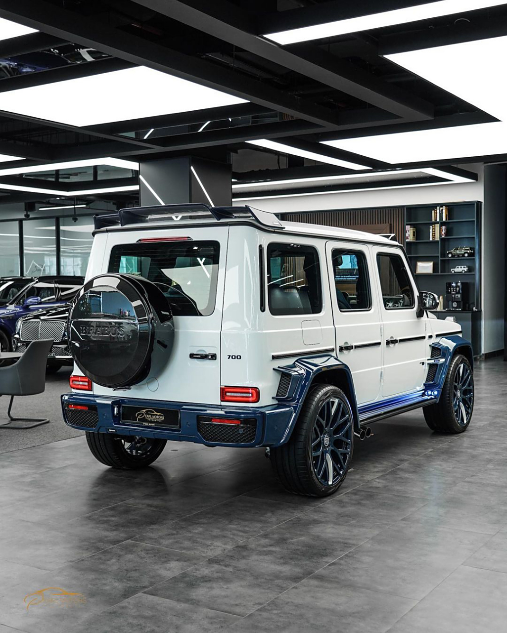 除了子承父业,还有什么工作可以在三年内开上这辆奔驰巴博斯g700?