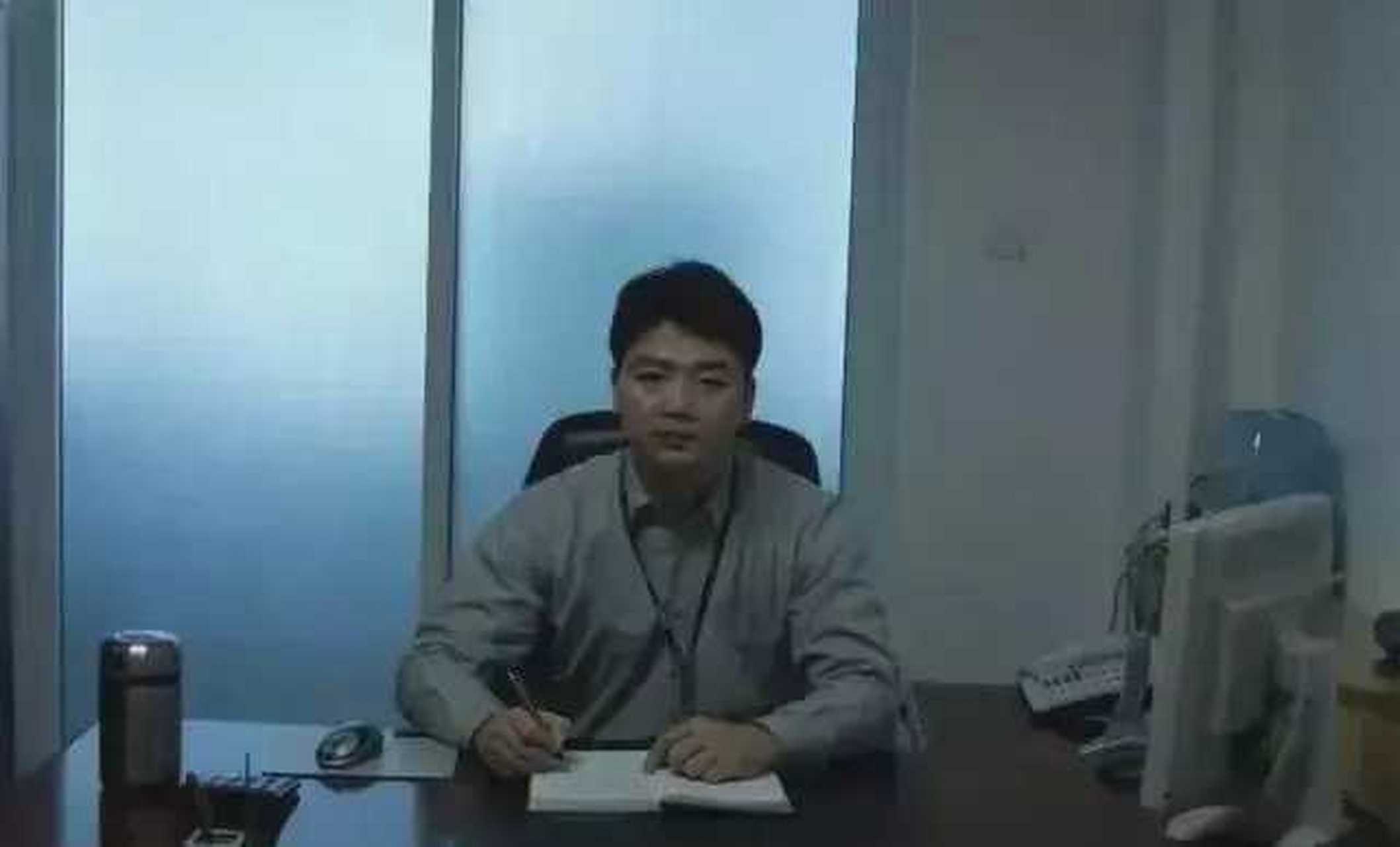 刘强东和马化腾早期办公室的对比 ,一个富丽堂皇,一个简陋无比  #商业