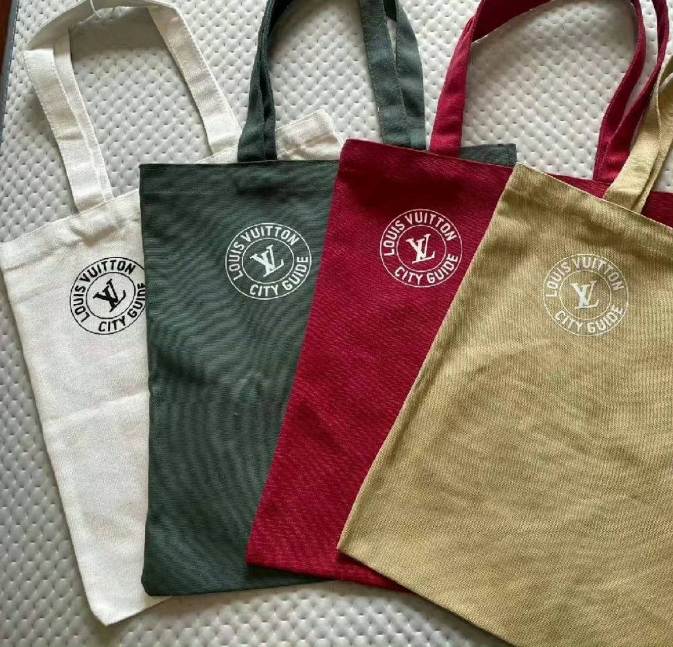 lv赠品帆布袋已被炒至700元# 人活的真实一点不好吗?