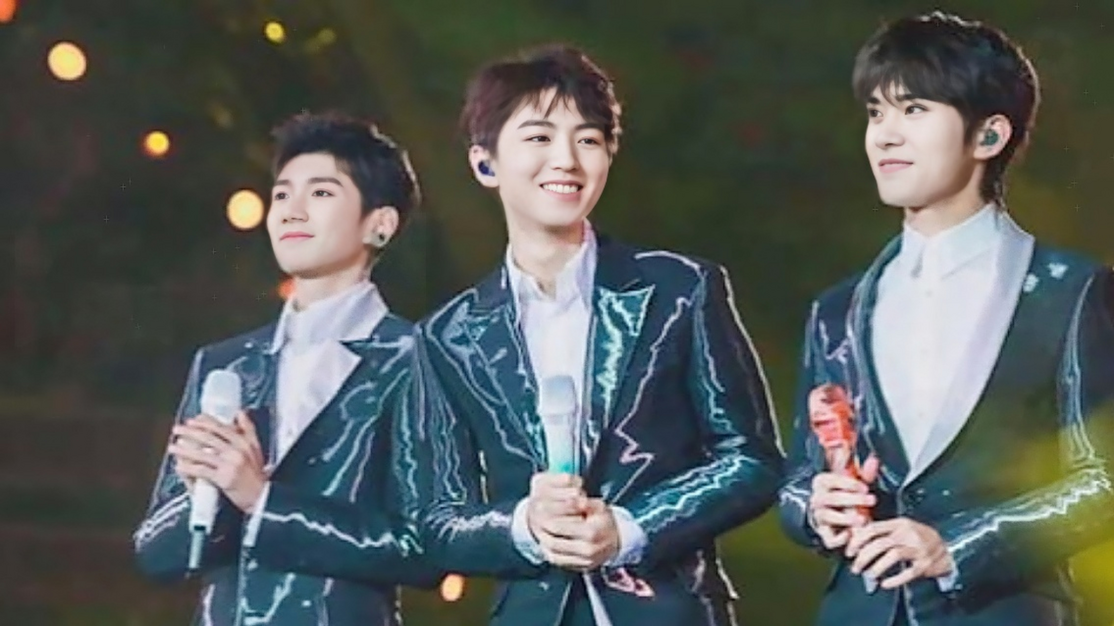 王俊凯演唱会现场直拍,期待tf家族的成长!