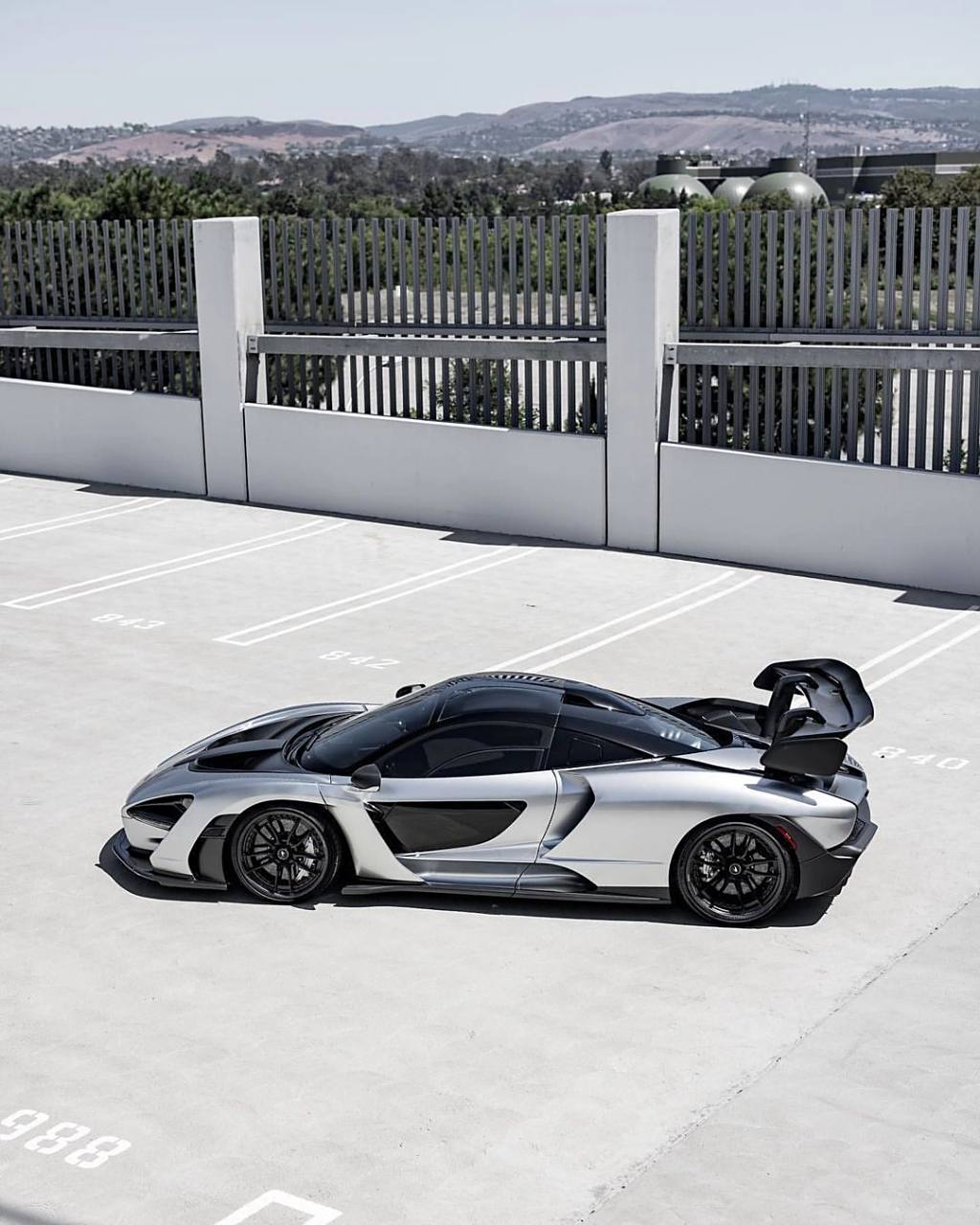 售价超千万人民币的超级跑车:迈凯伦塞纳