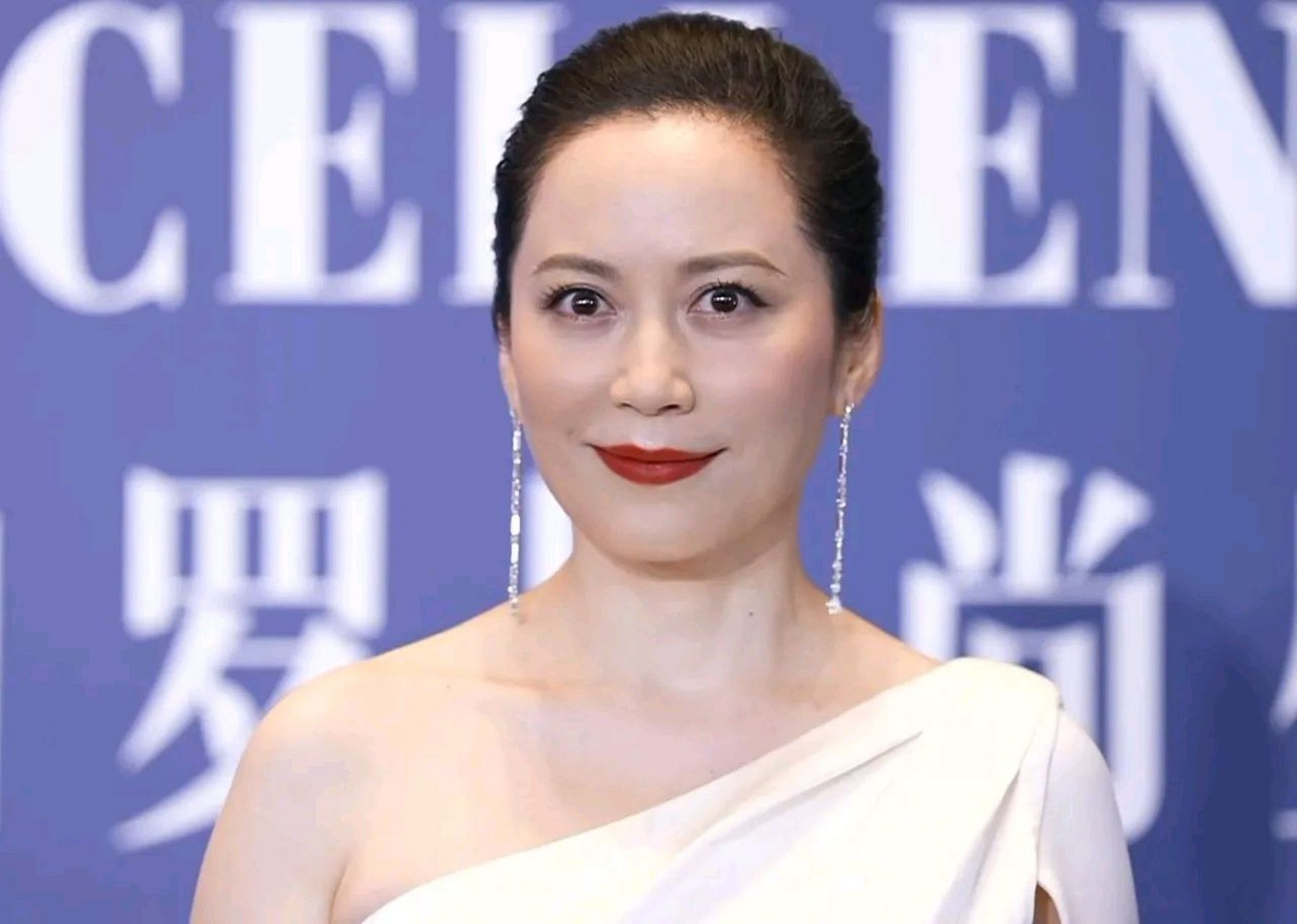 俞飞鸿年龄最大,如今已经52岁了,不过她保养的确实好,最起码要减龄5到