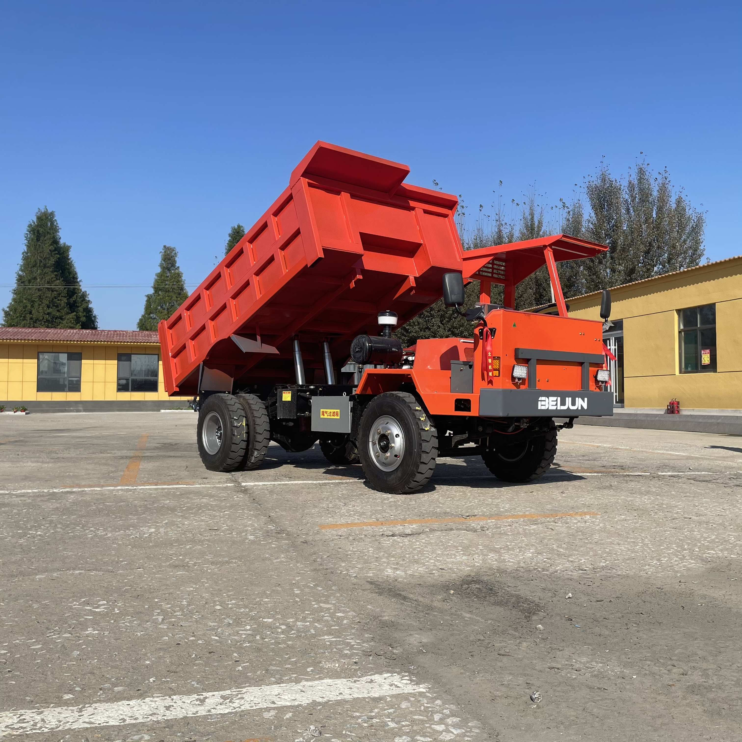 矿山井下自卸运输车8吨四驱配置