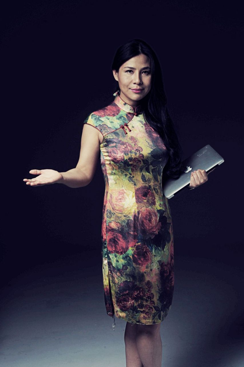 陈岚,江西省作家协会会员  ,专栏作家,编剧,电视评论员;儿童救助机构"