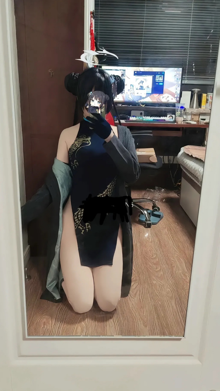 龙袍加身,看起来不错吧