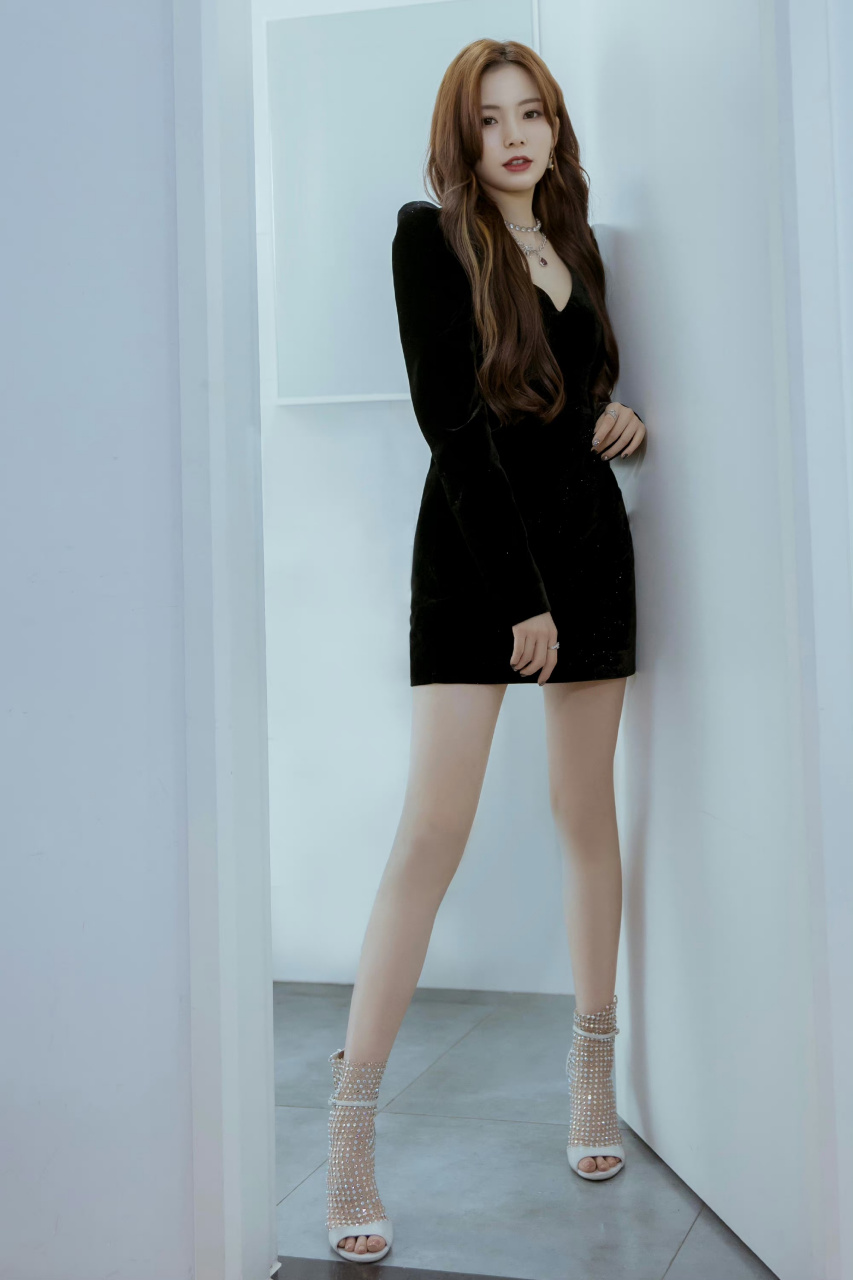 陈卓璇  高跟凉鞋美jio[亲吻][亲吻]