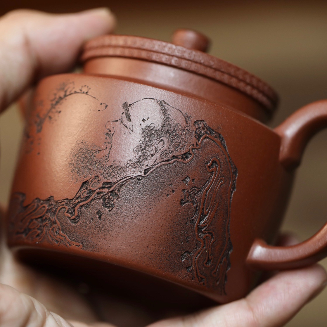 宜兴紫砂壶张晔刻绘品格盖桑雨220cc