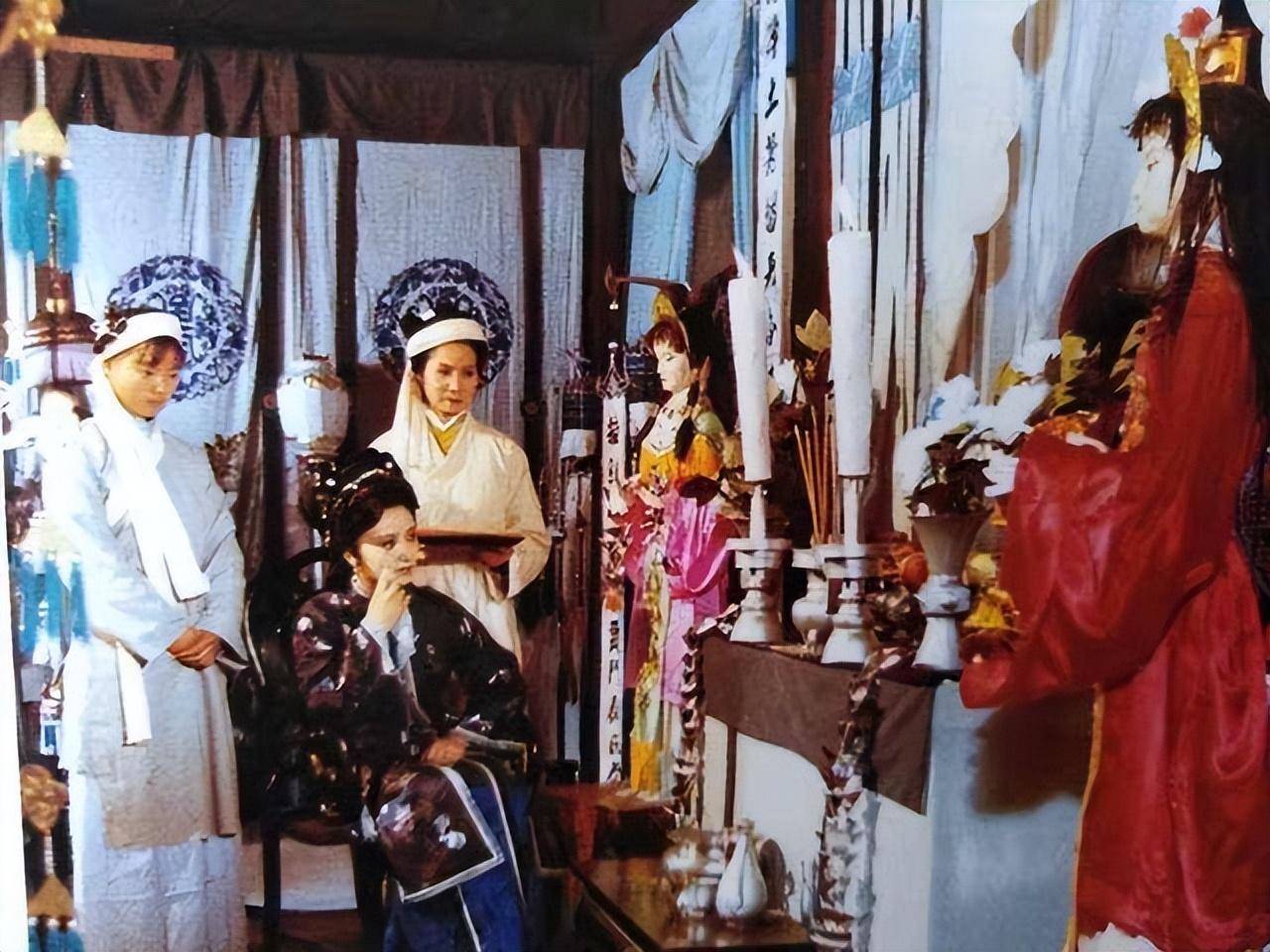 秦可卿为啥不反抗贾珍?答案就在这七个字里!