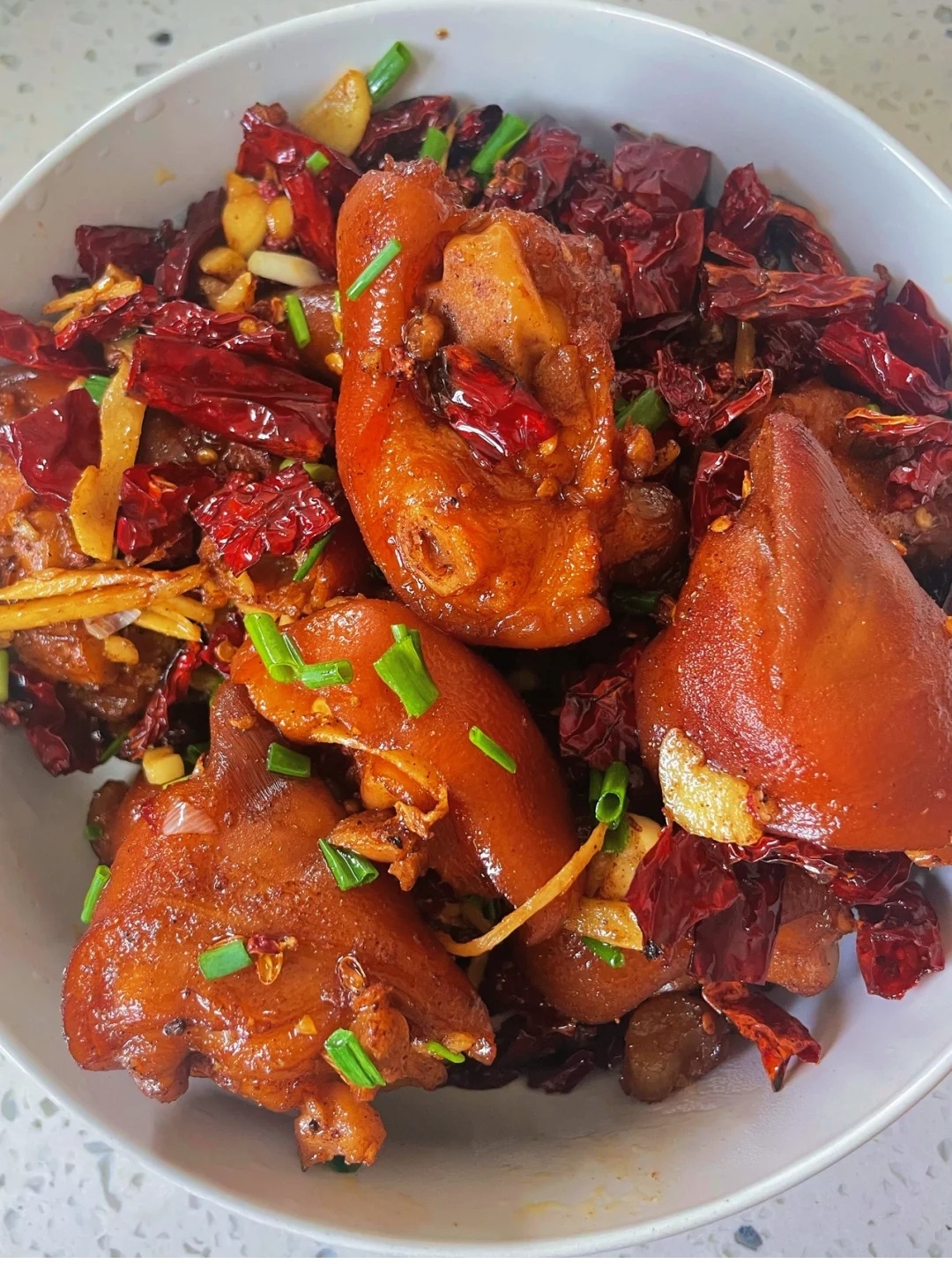 好吃到舔手指的香辣猪蹄(附教程)