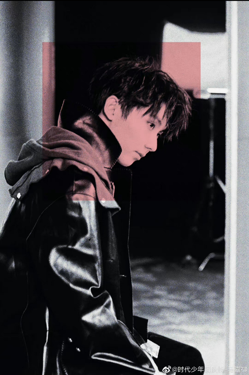 马嘉祺# 马嘉祺黑白氛围感高级拍摄,将他的帅气显现出来