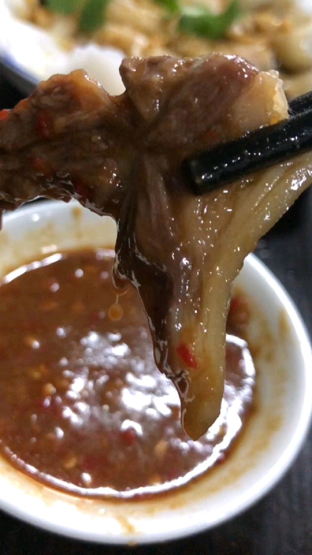 狗肉配酒,天长地久,有空尝尝湛江白切狗,一名会让你爱上它#湛江特色