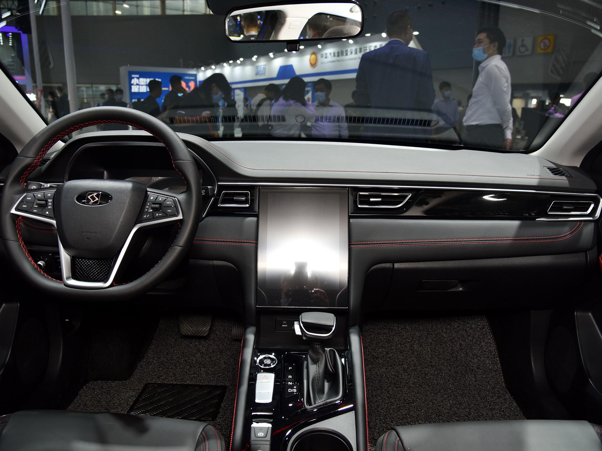 只需7.88万,运动小车带回家,配置丰富空间大,实拍思皓a5