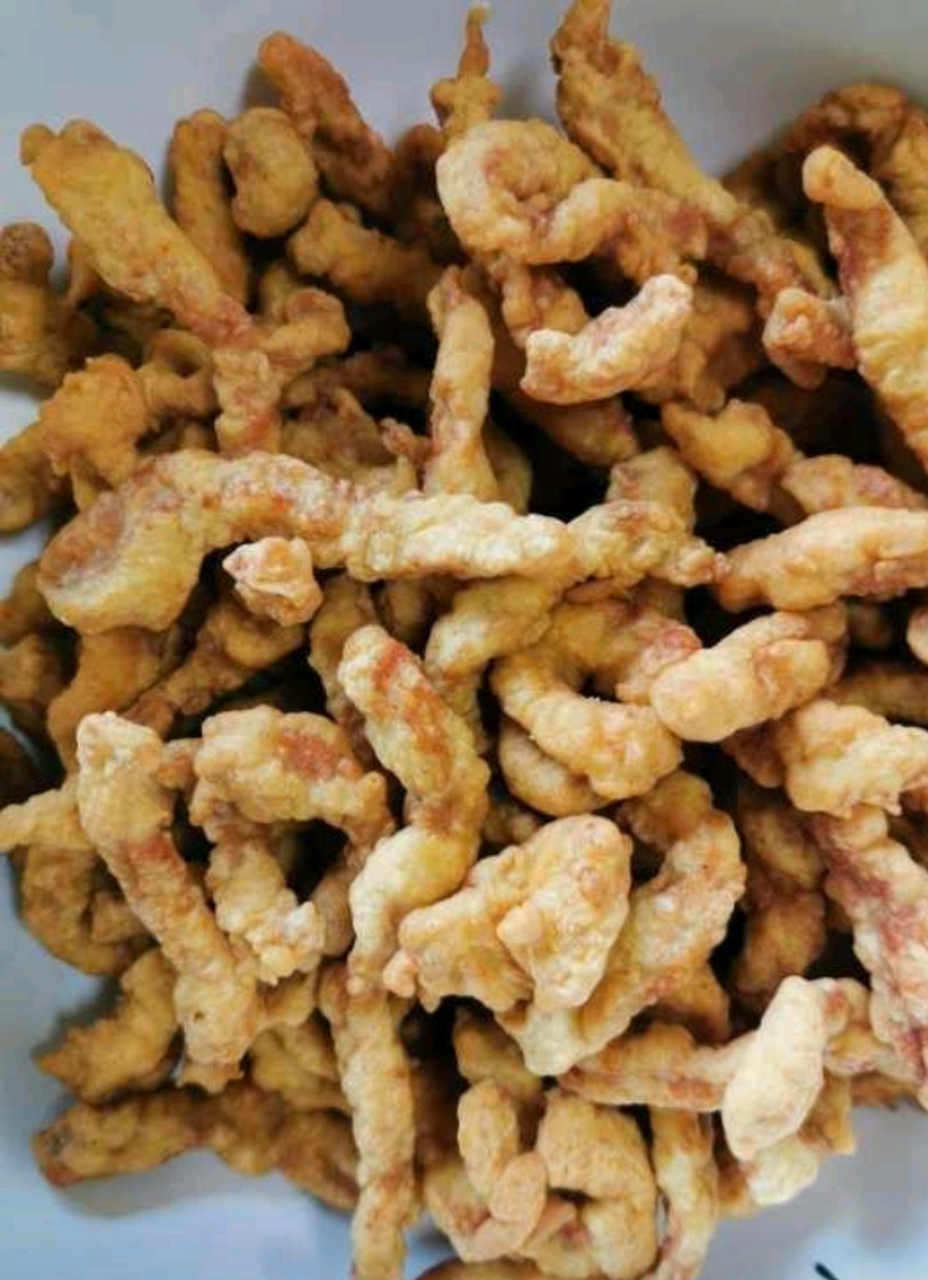 今天儿子说想吃干炸里脊了,我和老公也很想吃,我就去市场买,到了第一