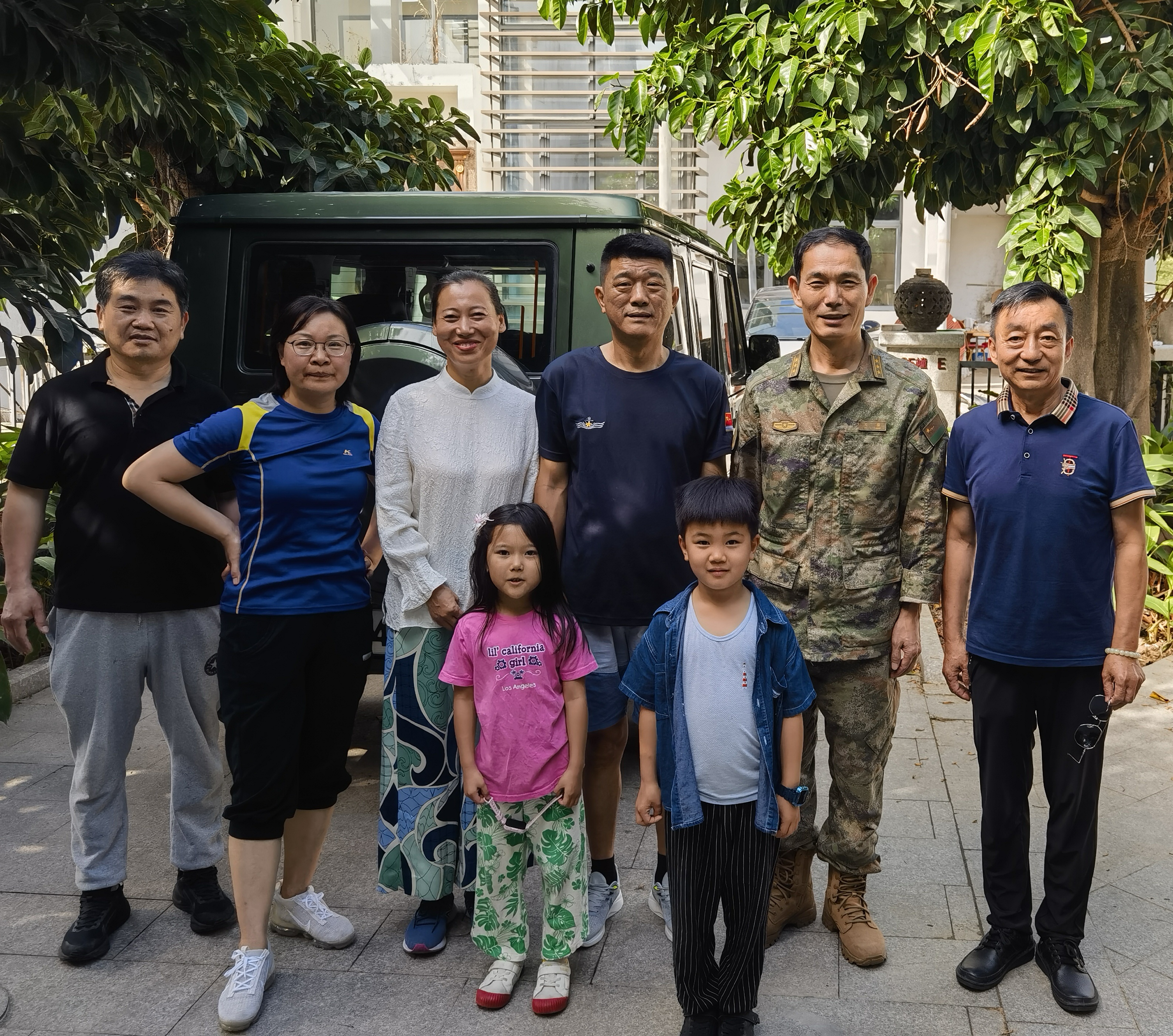 吉阳区慰问全国最美退役军人周晓东