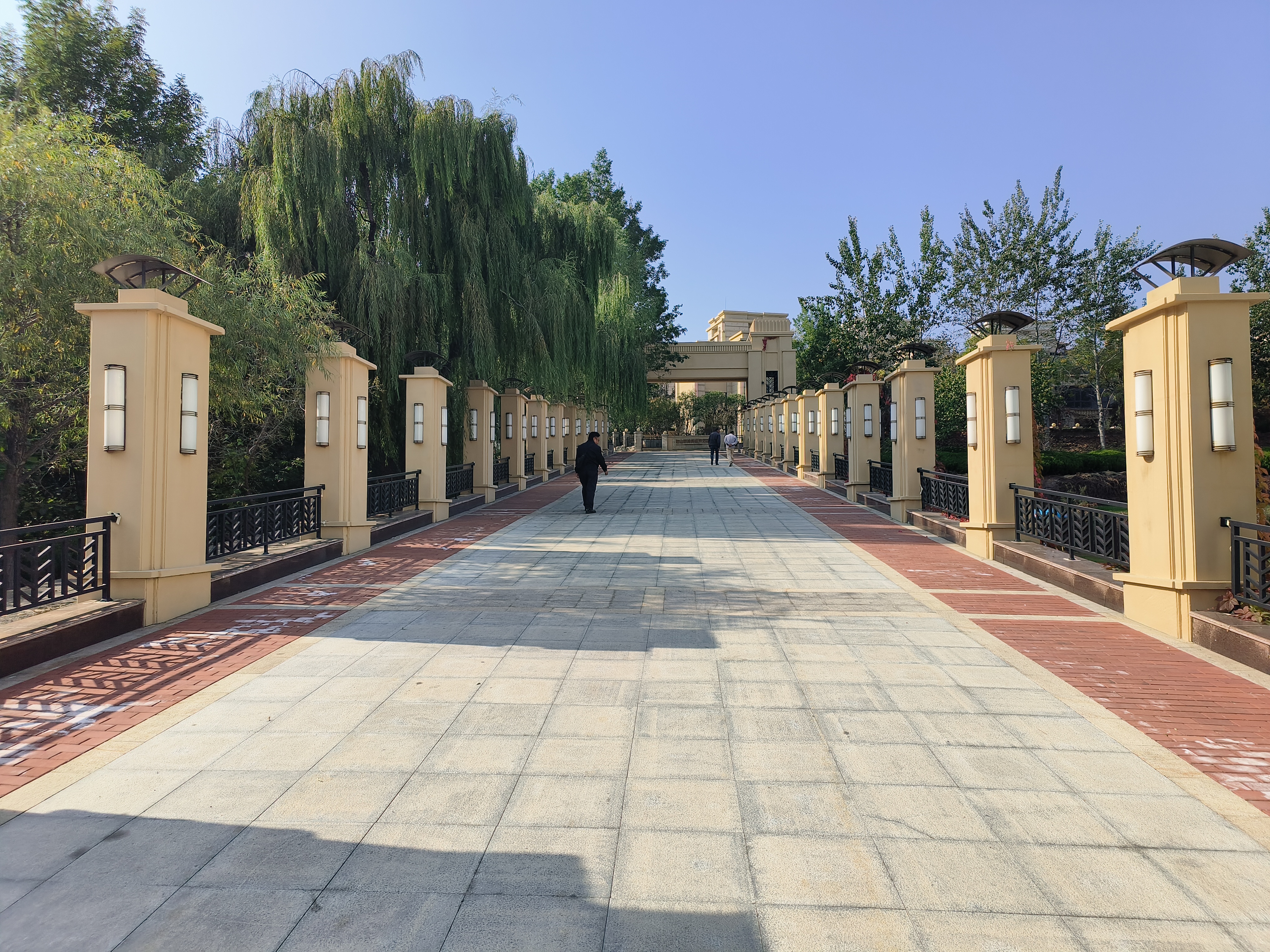 邢台玉泉山度假村位于信都区皇寺村村西,度假村环境秀丽,山清水秀