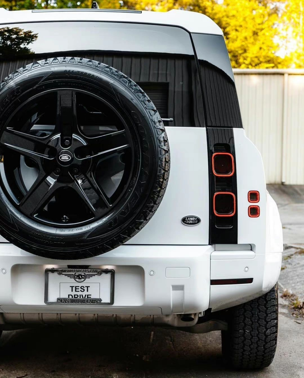 冰河白路虎卫士110