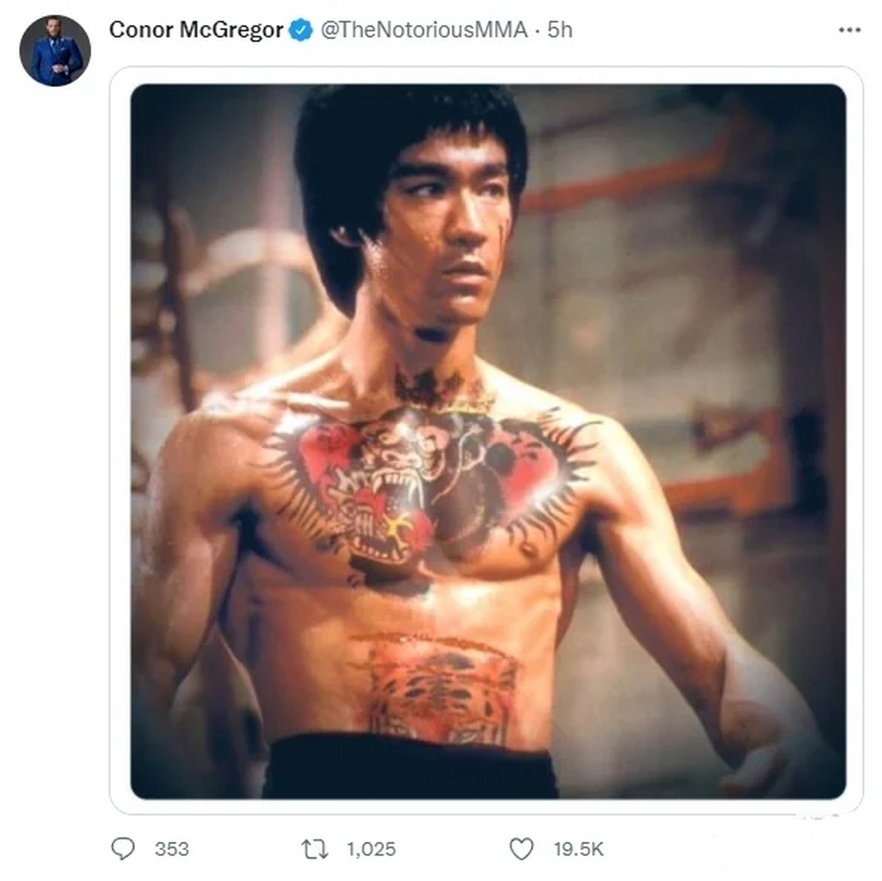 嘴炮康纳给偶像李小龙安排同款纹身