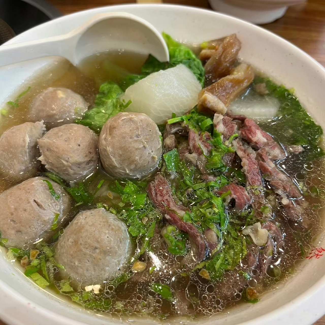 明天早上起来好想好想吃的早餐是牛肉丸汤面90,有喜欢吃的朋友吗