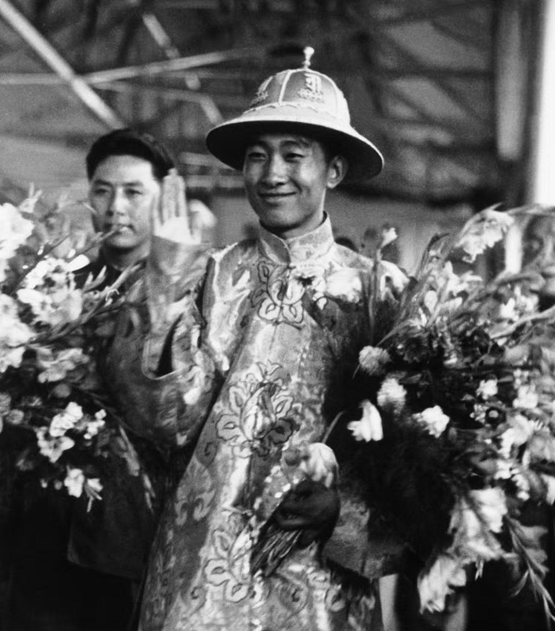 十世班禅的夏帽,钹笠冠的孑遗