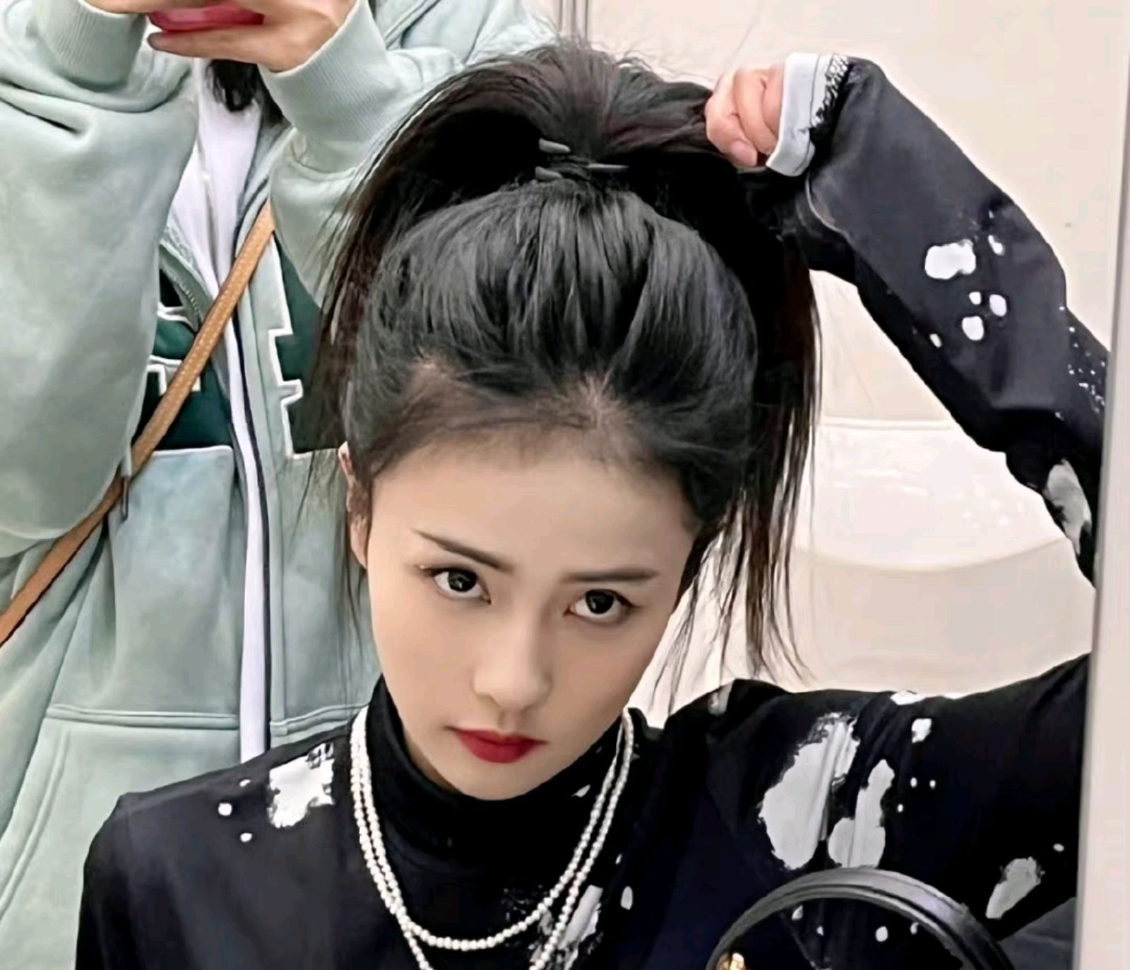 白鹿高马尾墨镜随拍